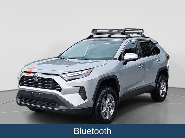 Used 2025 Toyota RAV4 XLE w/ Convenience Package AWD/4WD image 4