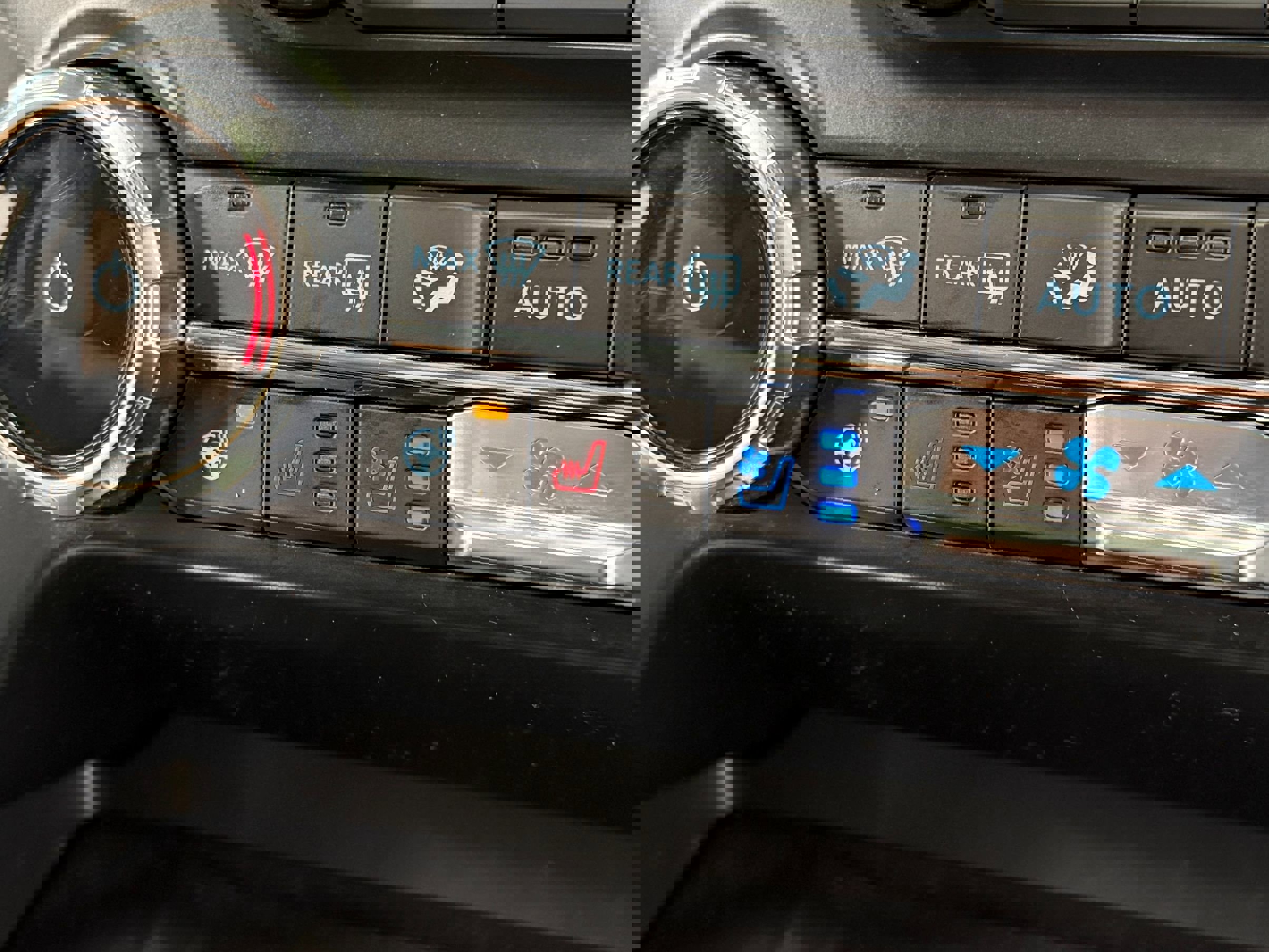 Used 2023 Ford F150 Lariat w/ Equipment Group 502A High AWD/4WD image 28