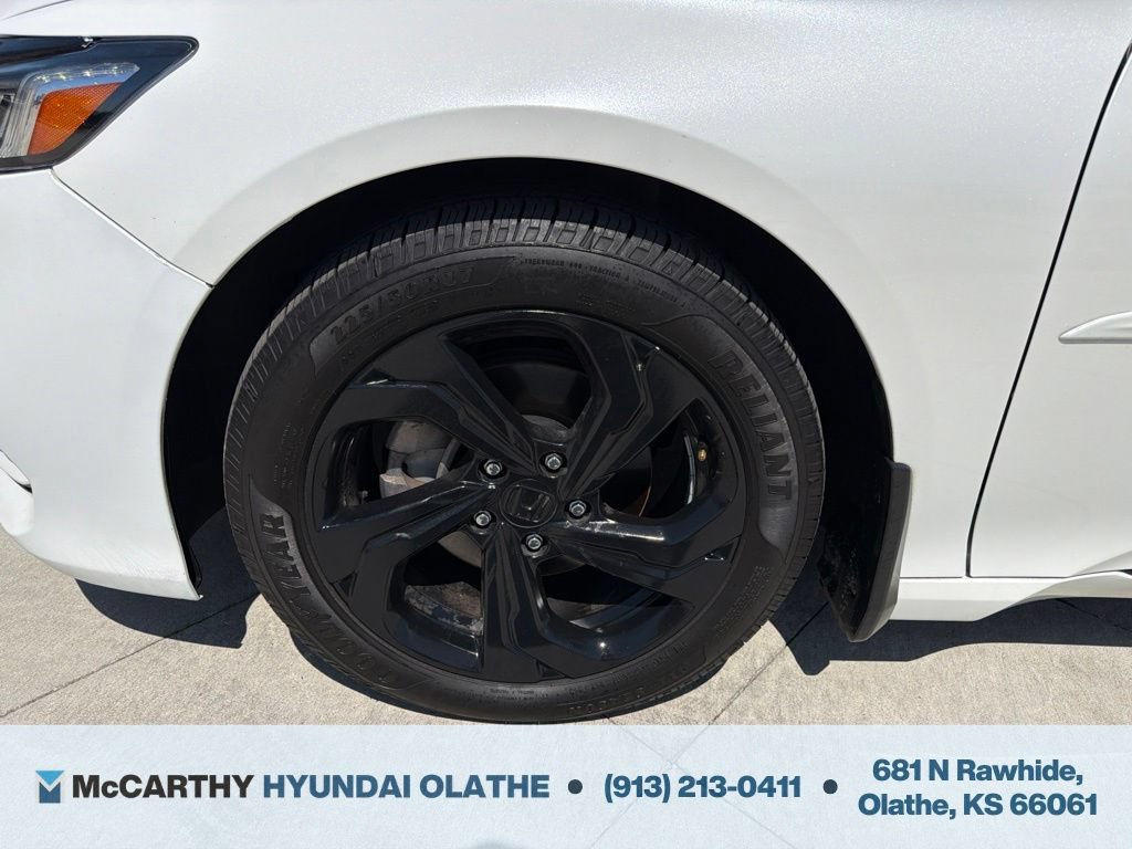 Used 2019 Honda Accord EX image 18