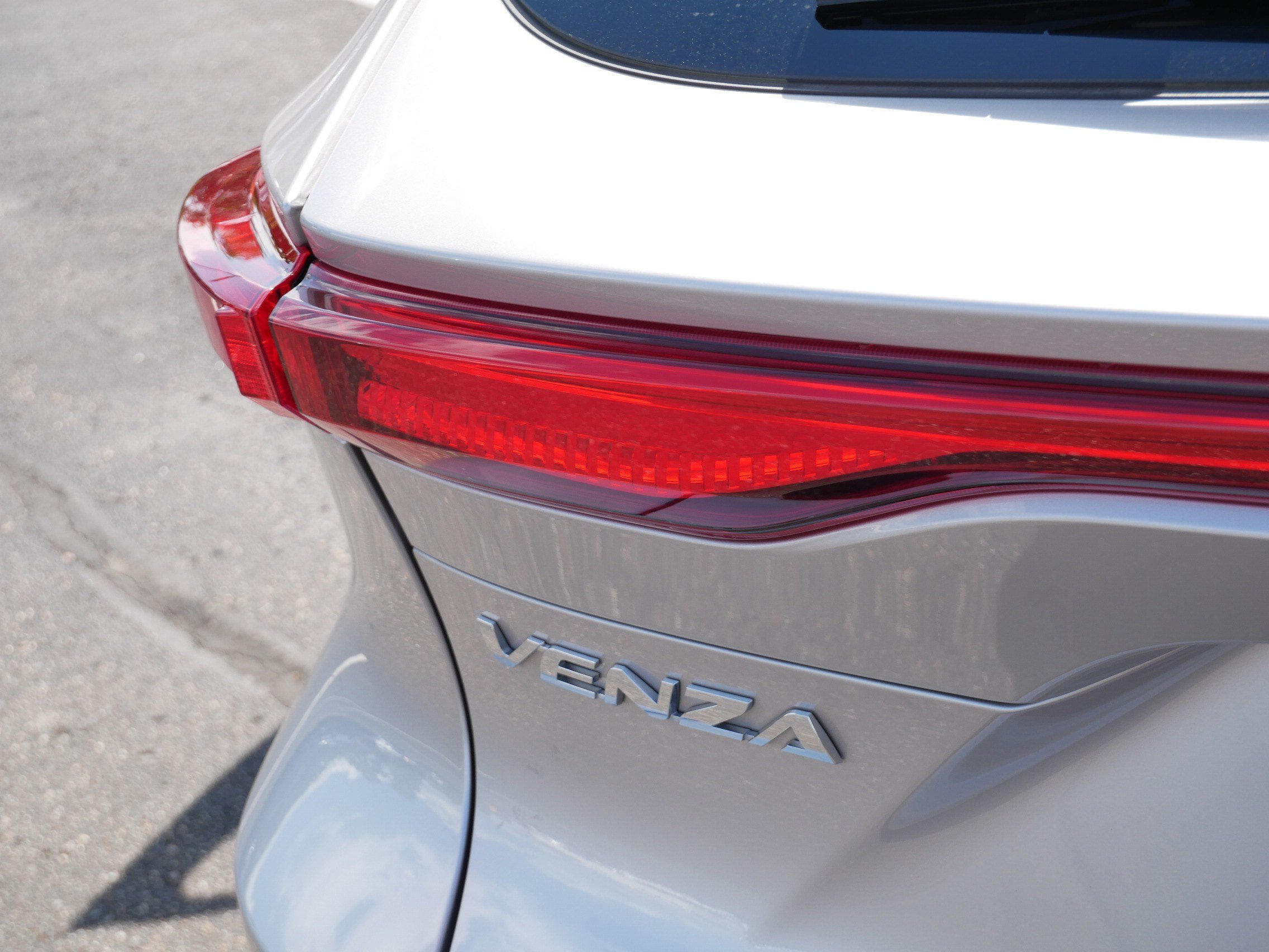 Certified 2024 Toyota Venza Limited AWD/4WD image 17