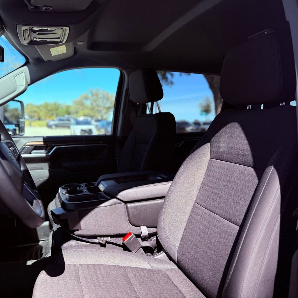 Used 2025 Chevrolet Silverado 3500 LT w/ Safety Package image 26