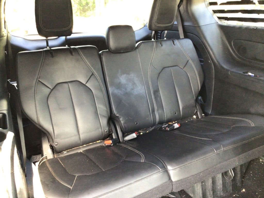 Used 2019 Chrysler Pacifica Touring-L Plus w/ S Appearance Package image 32