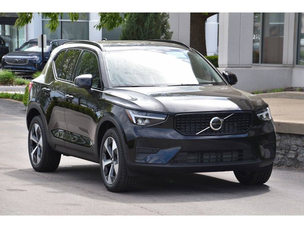 New 2026 Volvo XC40 B5 Core w/ Protection Package Premier AWD/4WD image 2