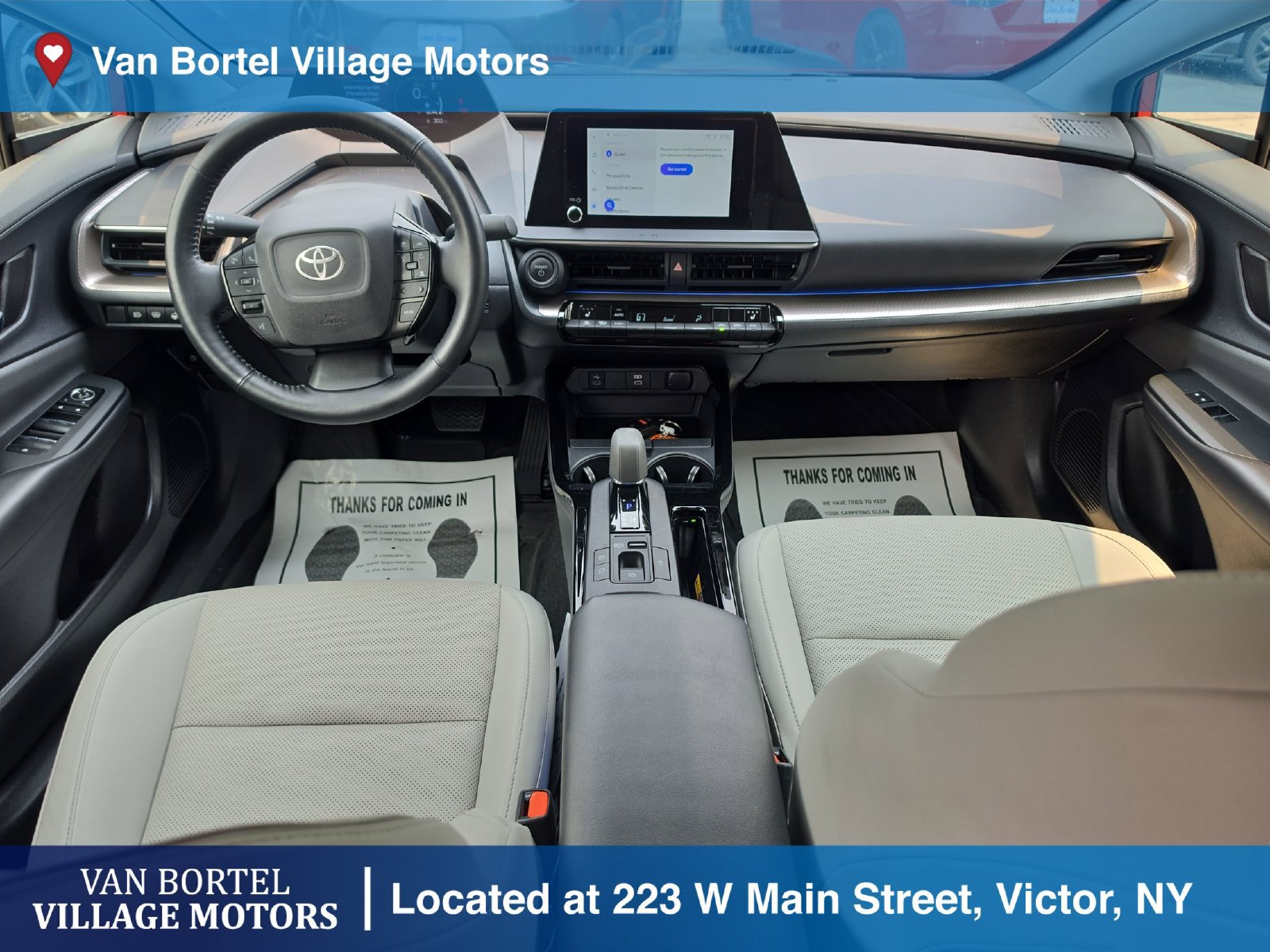 Used 2024 Toyota Prius XLE FWD image 25