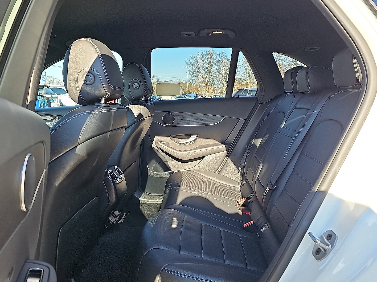 Used 2022 Mercedes-Benz GLC 300 4MATIC image 10