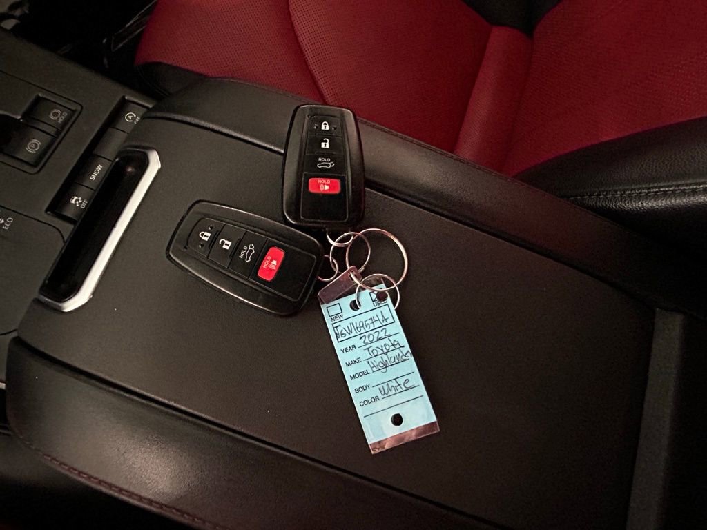 Used 2022 Toyota Highlander XSE image 53