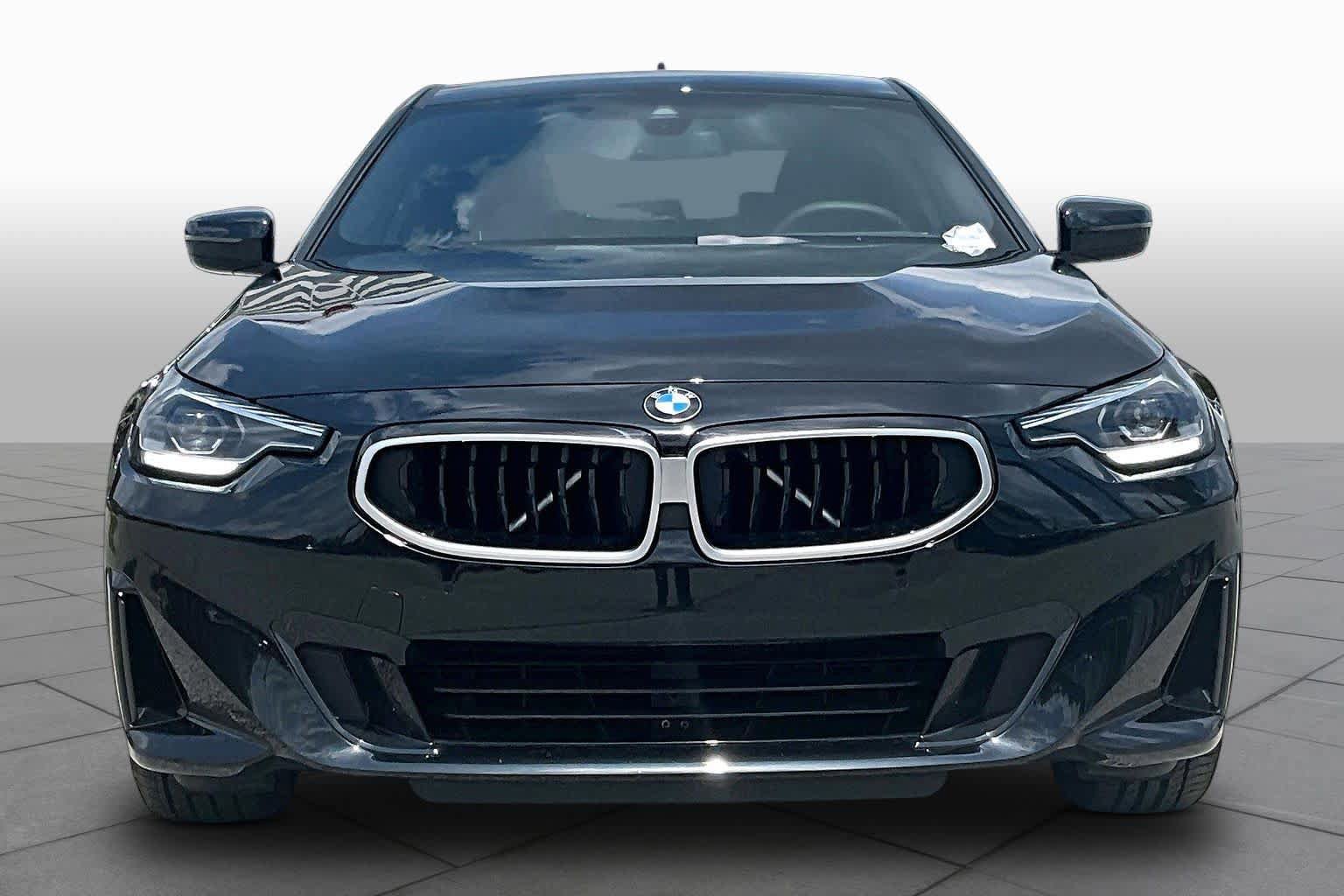 Used 2025 BMW 230i Coupe w/ Convenience Package RWD image 3