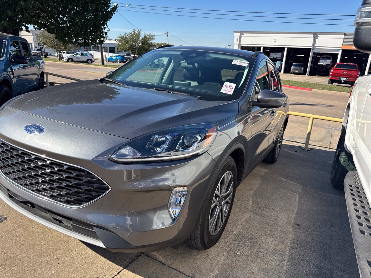 Used 2022 Ford Escape SEL FWD image 1