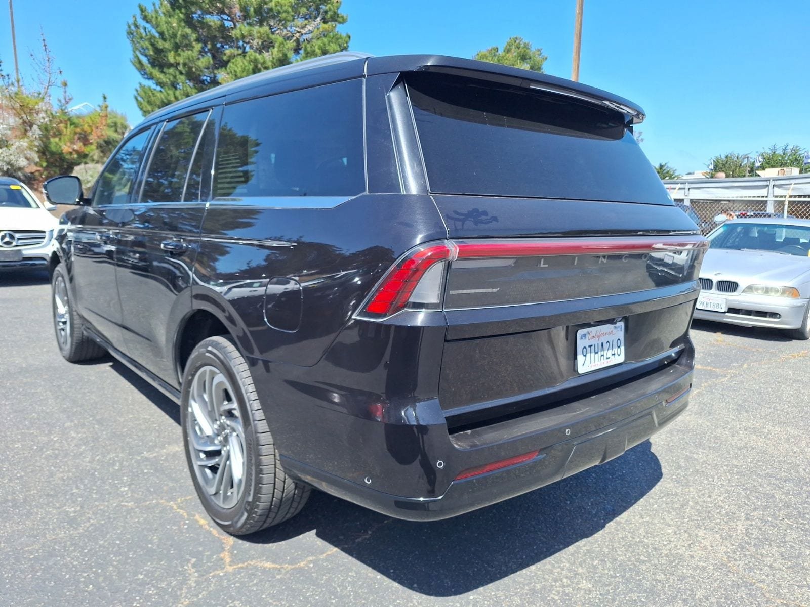 Used 2025 Lincoln Navigator Reserve AWD/4WD image 5
