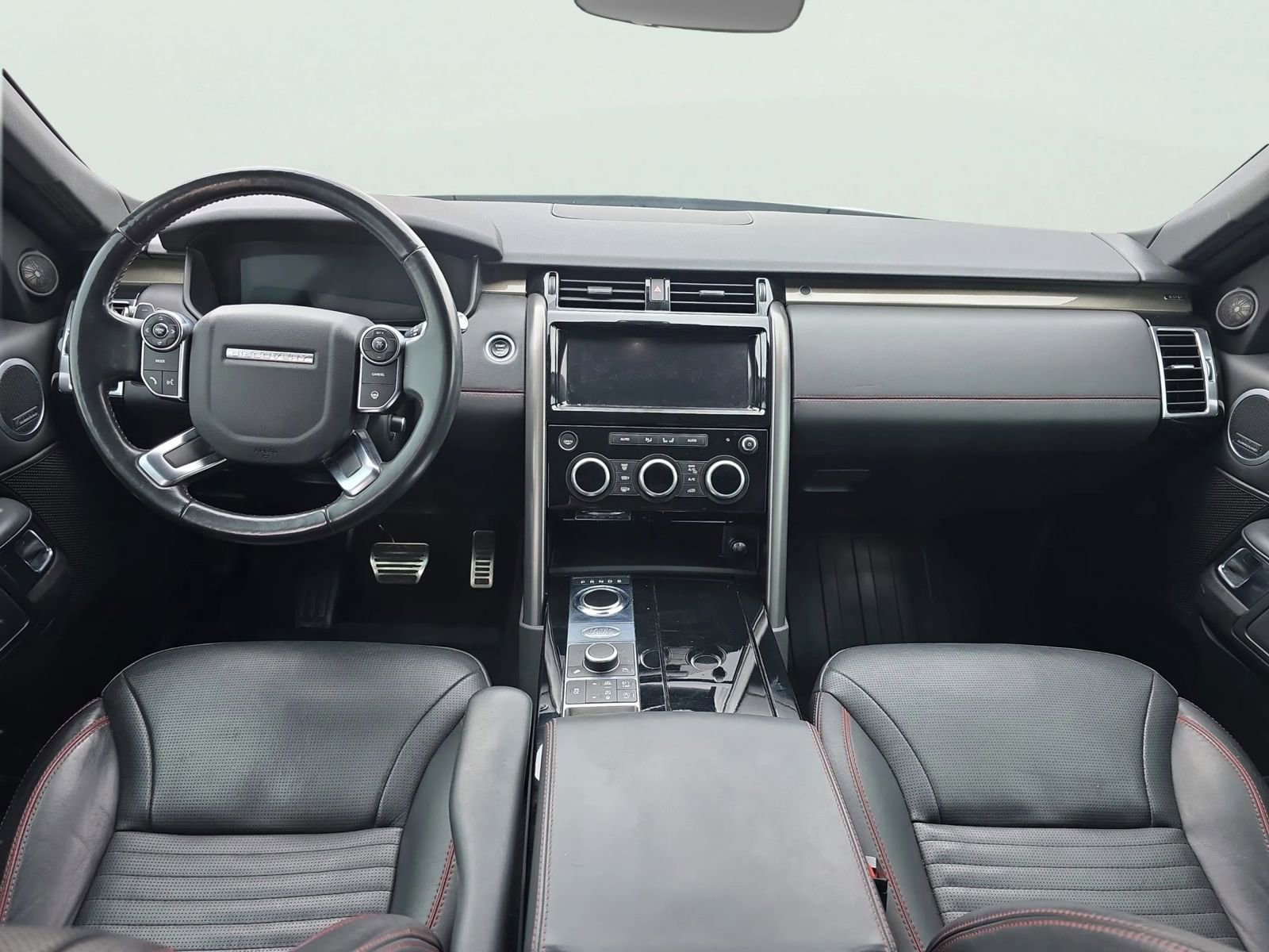 Used 2018 Land Rover Discovery HSE Luxury image 17