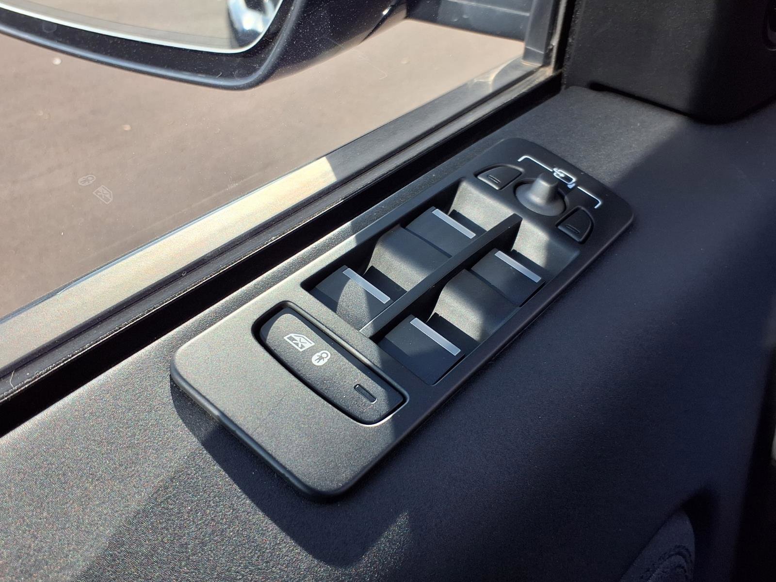 Used 2024 Land Rover Discovery Sport S image 21