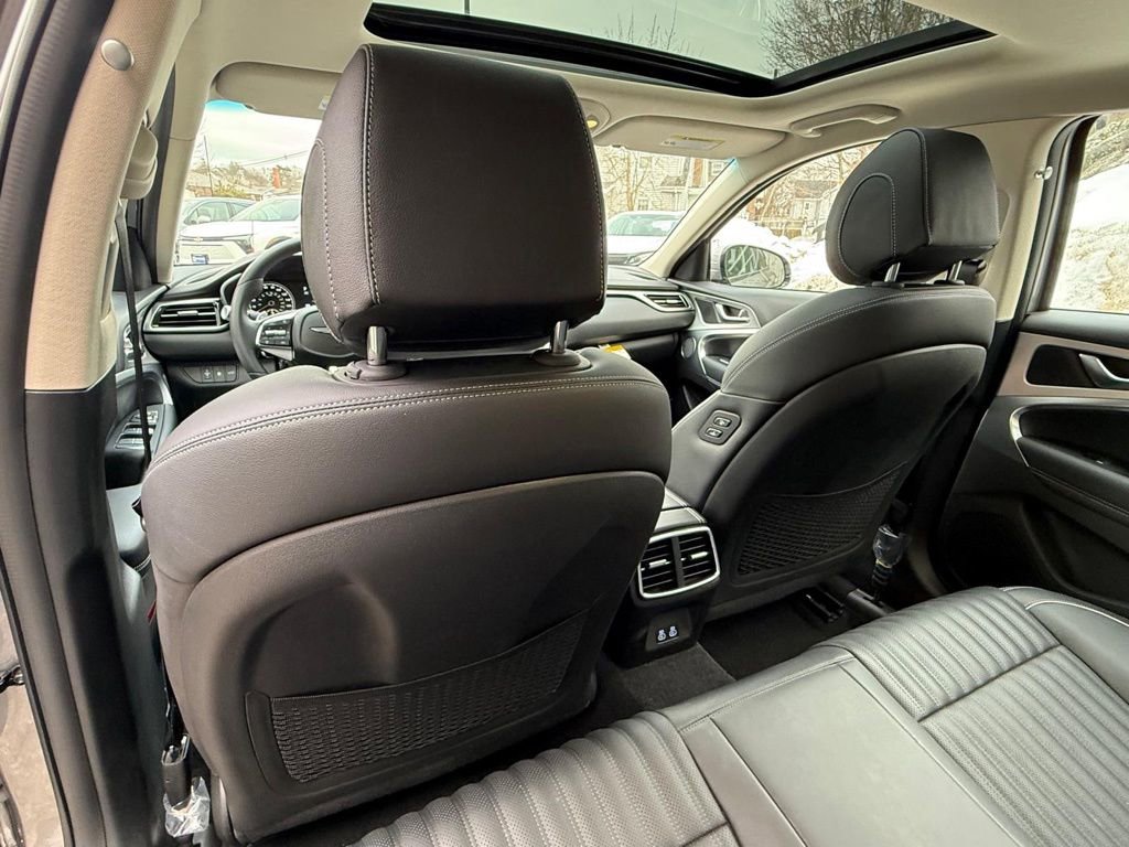 Used 2026 Genesis G70 2.5T Prestige image 19