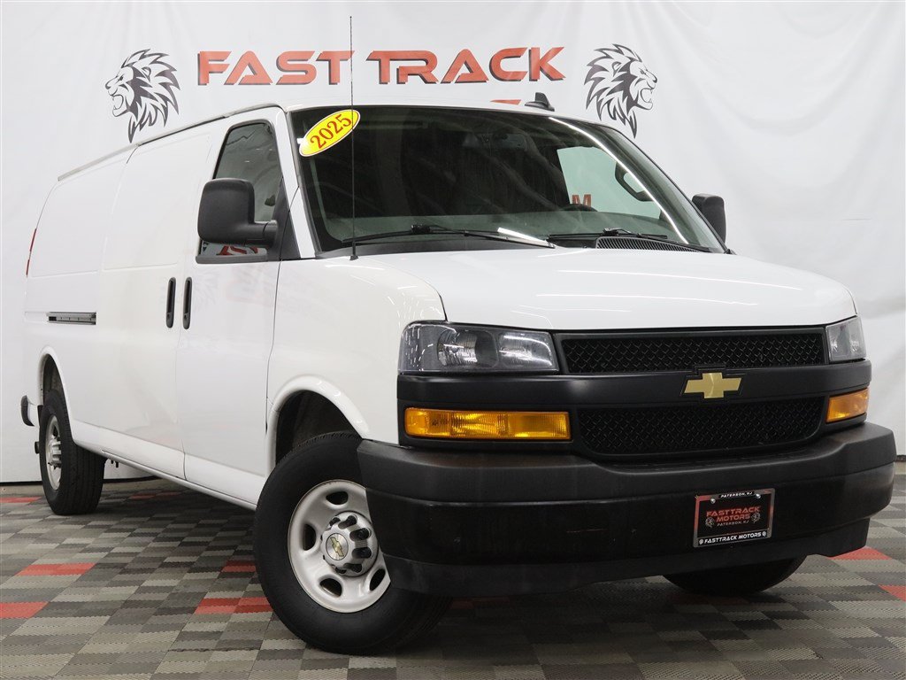 Used 2025 Chevrolet Express 2500 Extended w/ Driver Convenience Package RWD image 3