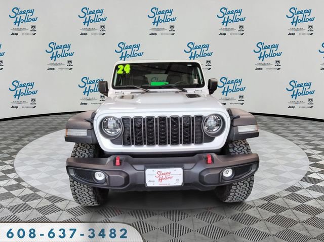 Used 2024 Jeep Wrangler Unlimited Rubicon w/ Convenience Group AWD/4WD image 2