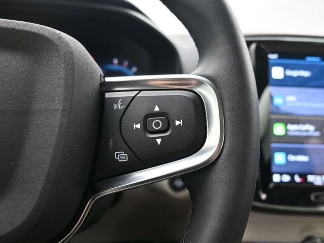 Used 2023 Volvo XC40 B5 Plus w/ Protection Package Premier image 23