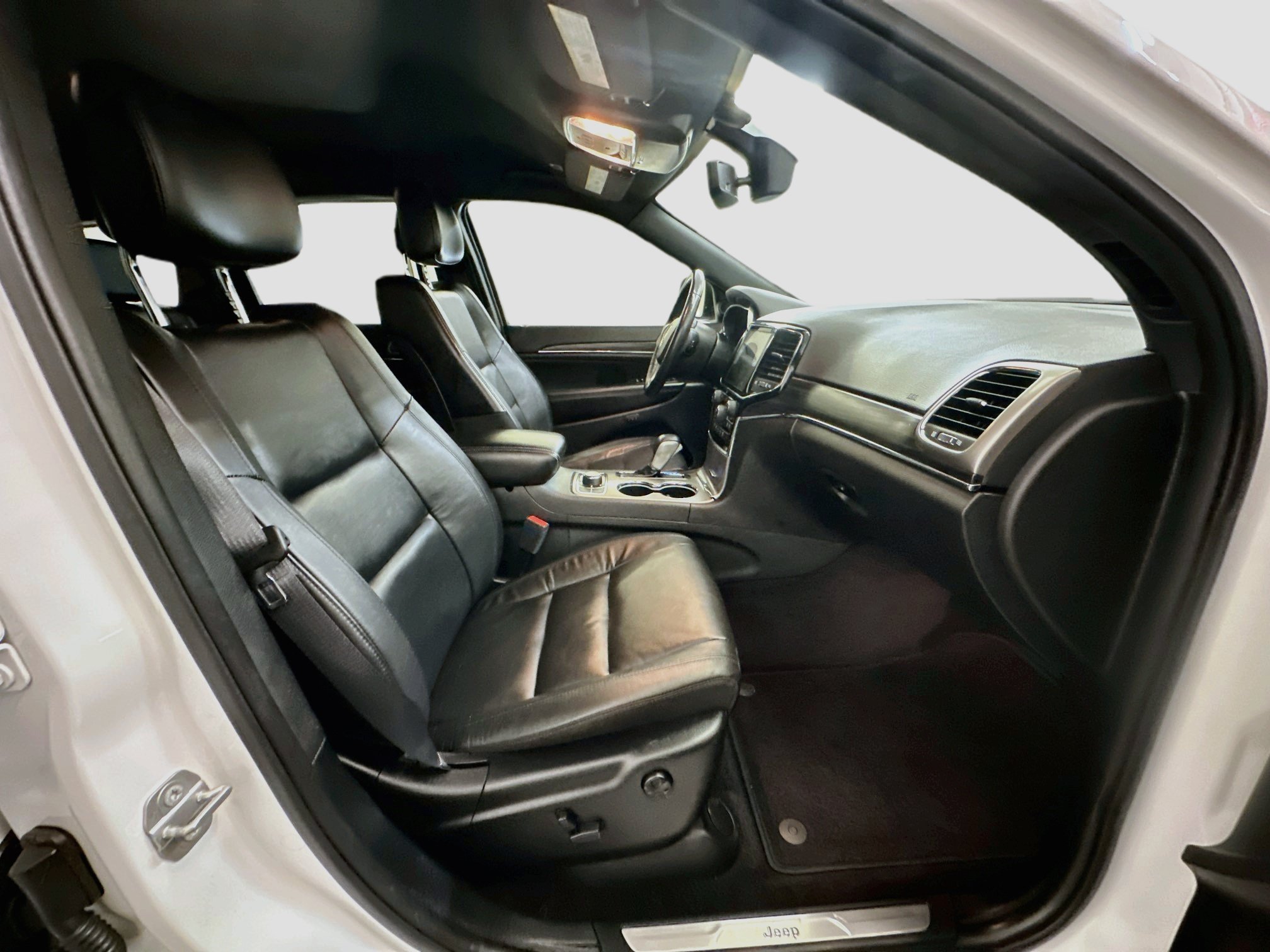 Used 2019 Jeep Grand Cherokee Limited AWD/4WD image 33