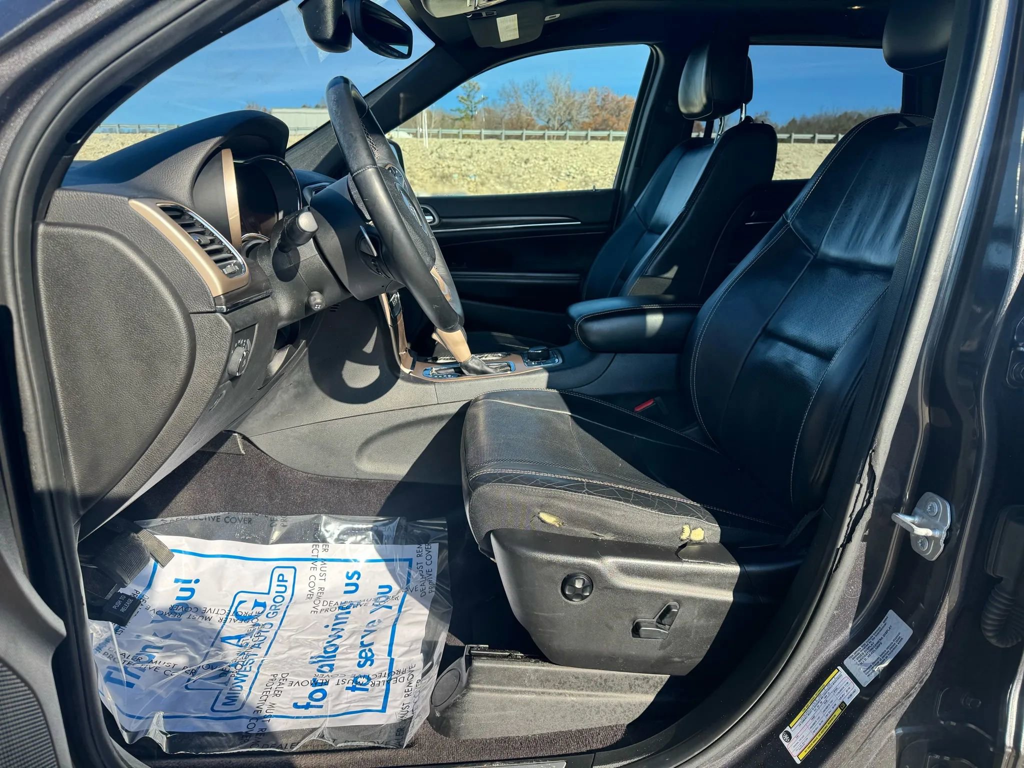 Used 2017 Jeep Grand Cherokee Limited w/ Luxury Group II image 11