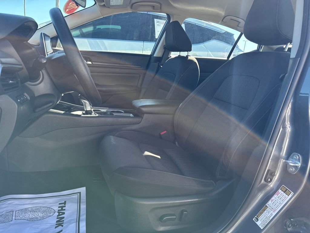 Used 2024 Nissan Altima 2.5 SV image 8