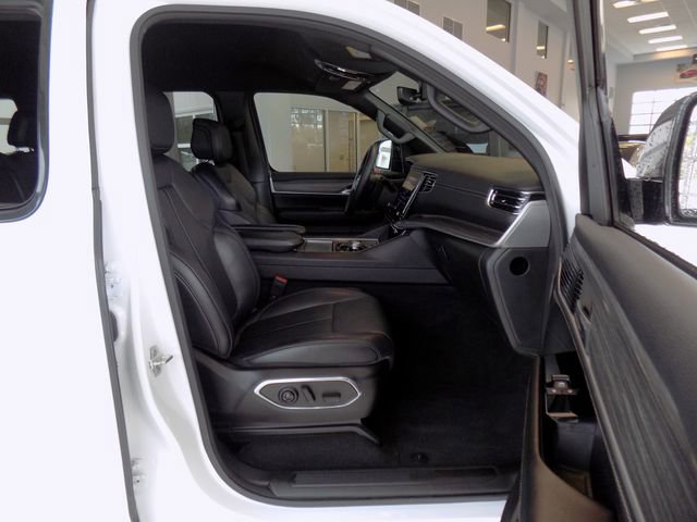 Certified 2024 Jeep Wagoneer L Series II image 26