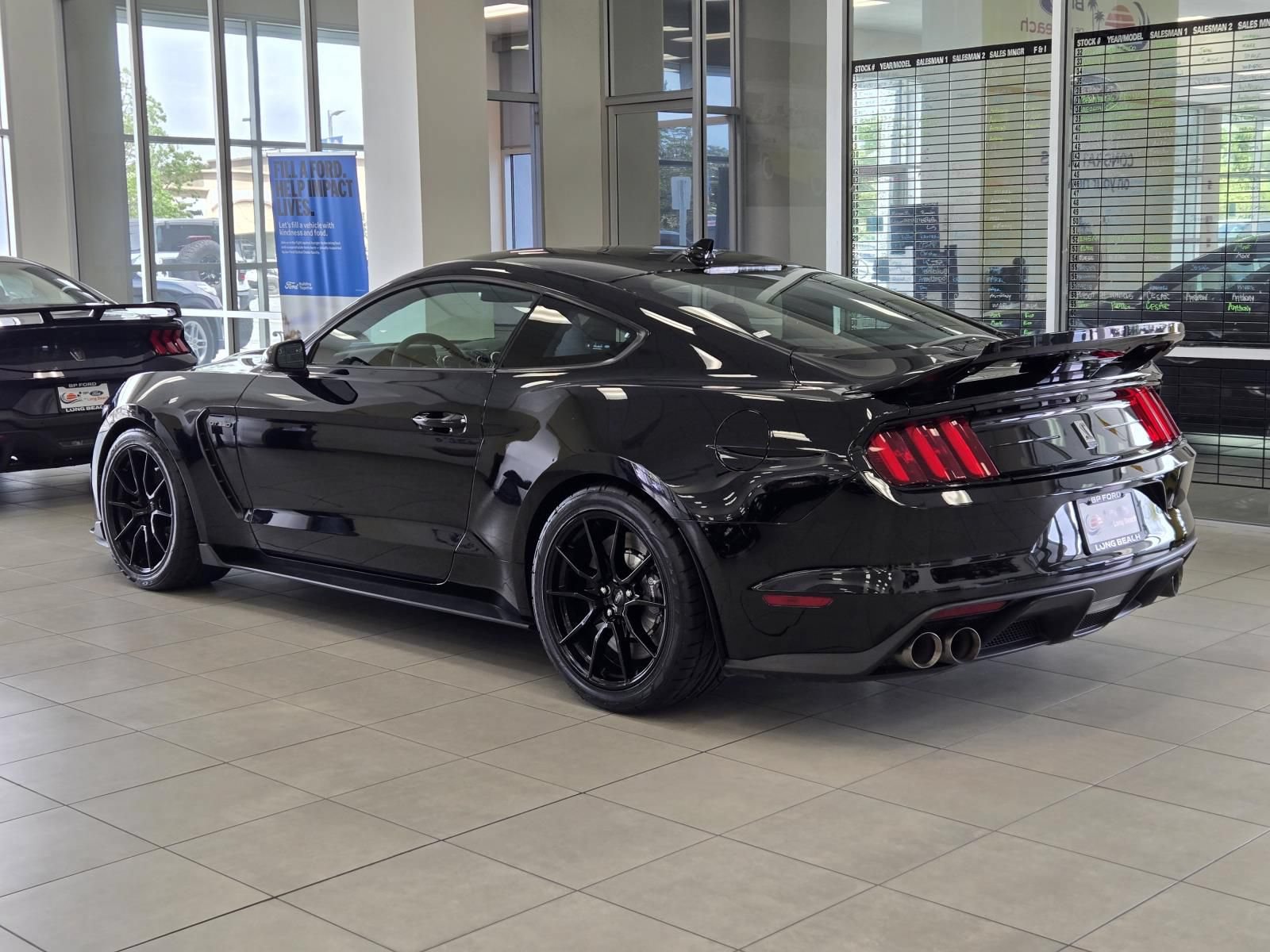 Used 2020 Ford Mustang Shelby GT350 w/ Technology Package RWD image 4