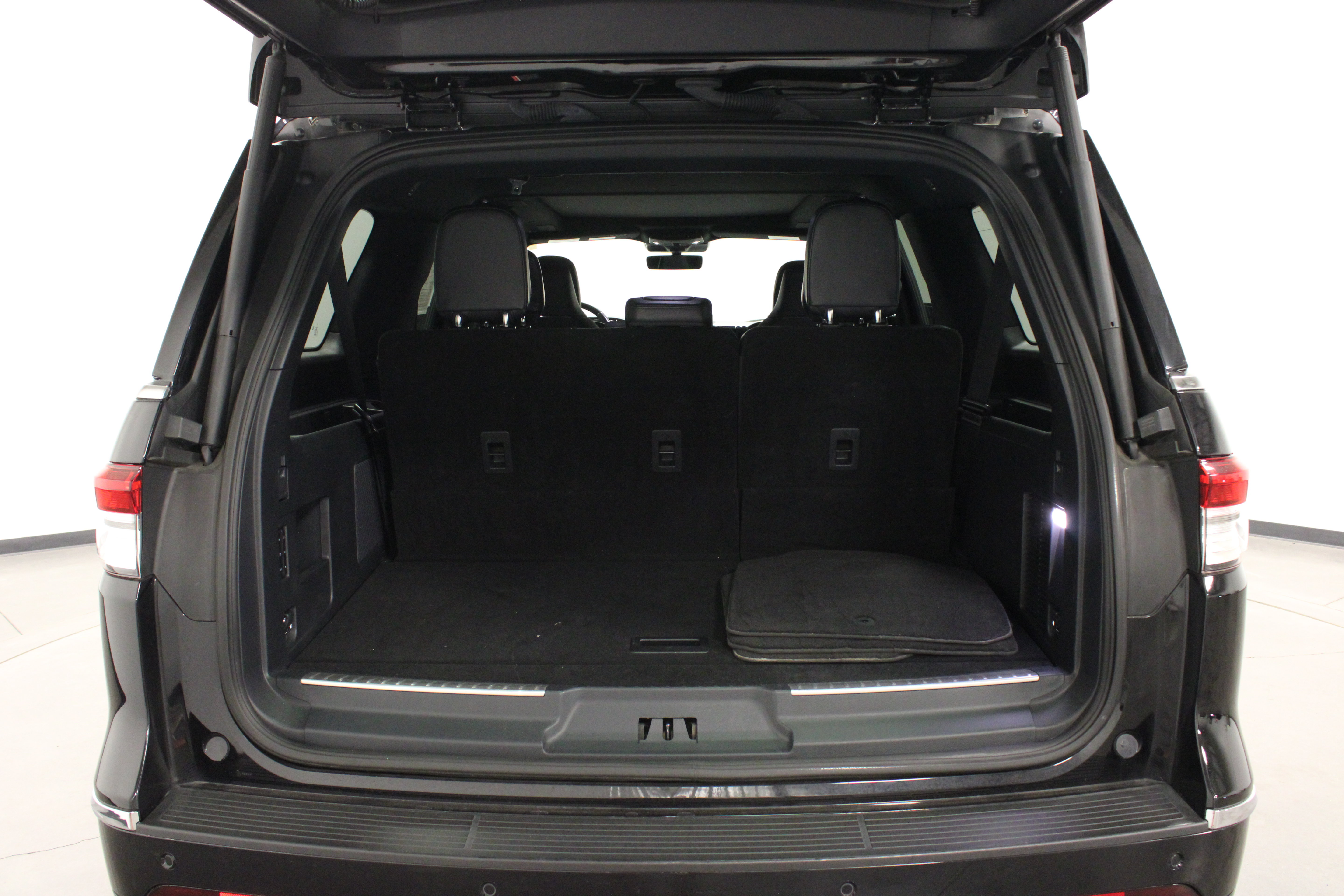 Used 2024 Lincoln Navigator L Reserve AWD/4WD image 14