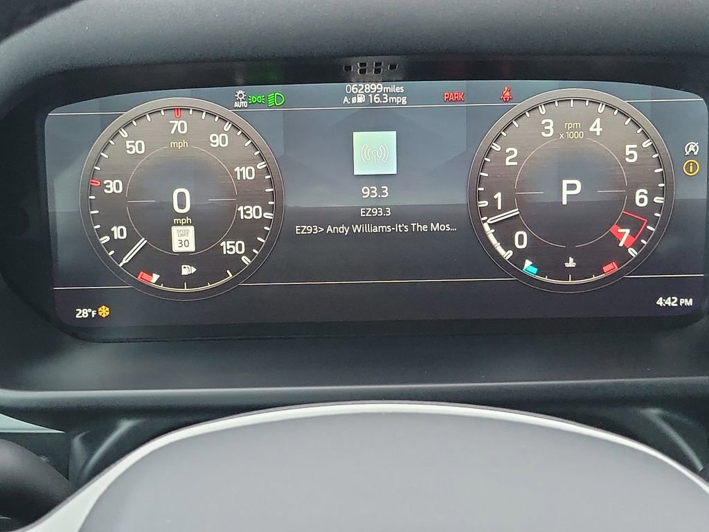 Used 2021 Land Rover Defender 110 SE image 9