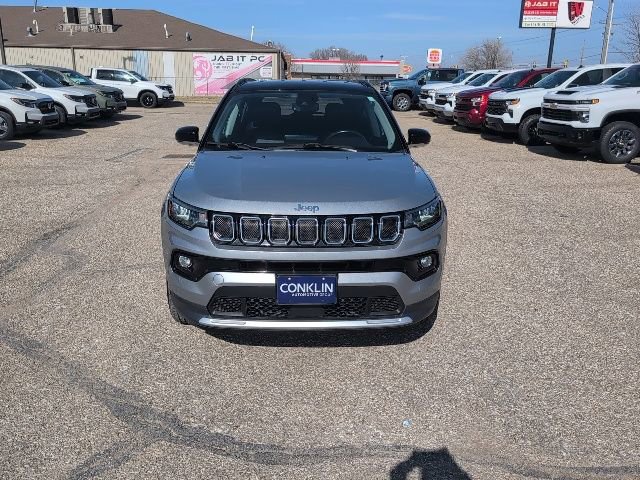 Used 2022 Jeep Compass Limited image 15
