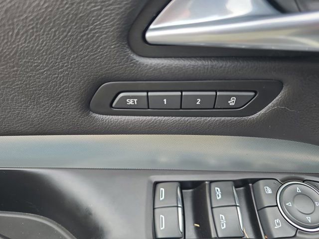 Used 2022 Cadillac XT4 Premium Luxury w/ Driver Awareness Package FWD image 25