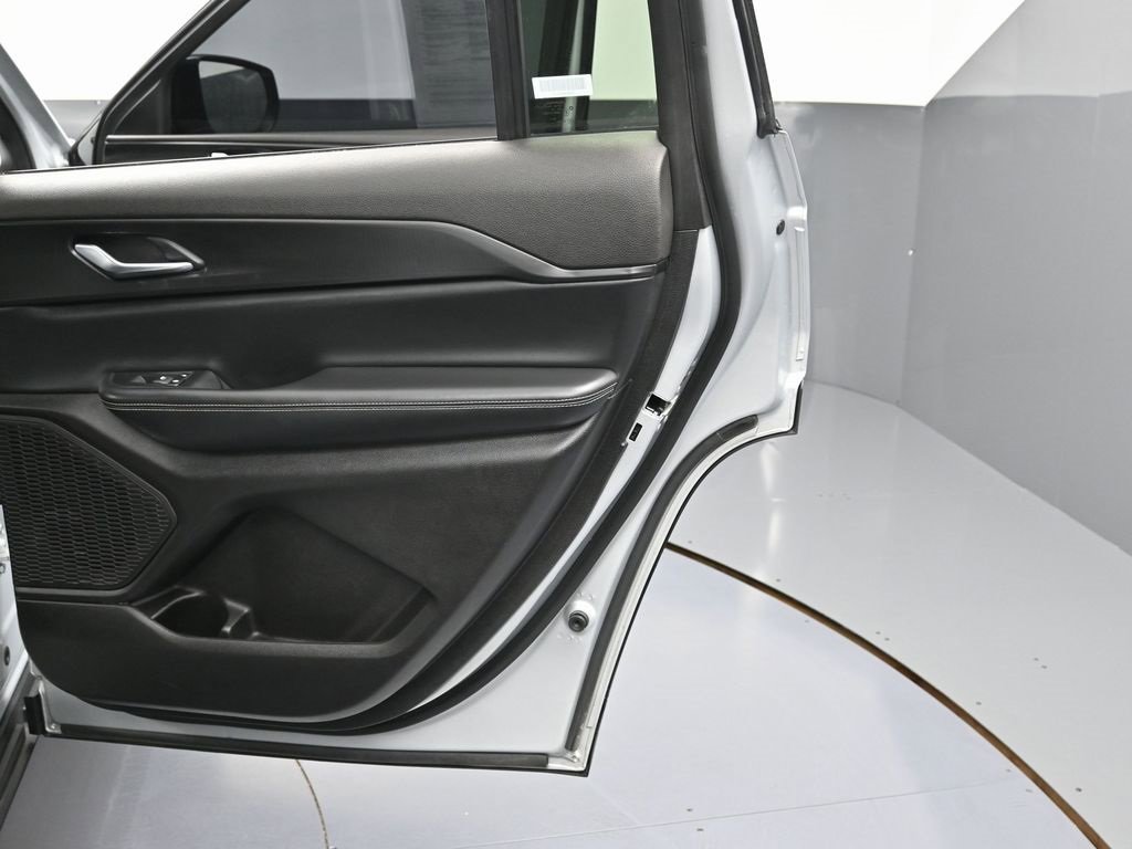 Used 2024 Jeep Grand Cherokee L Laredo image 39