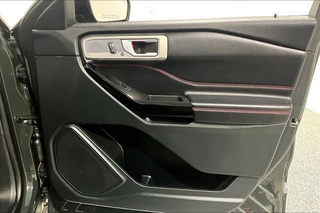 Used 2024 Ford Explorer ST-Line w/ Class IV Trailer Tow Package image 28