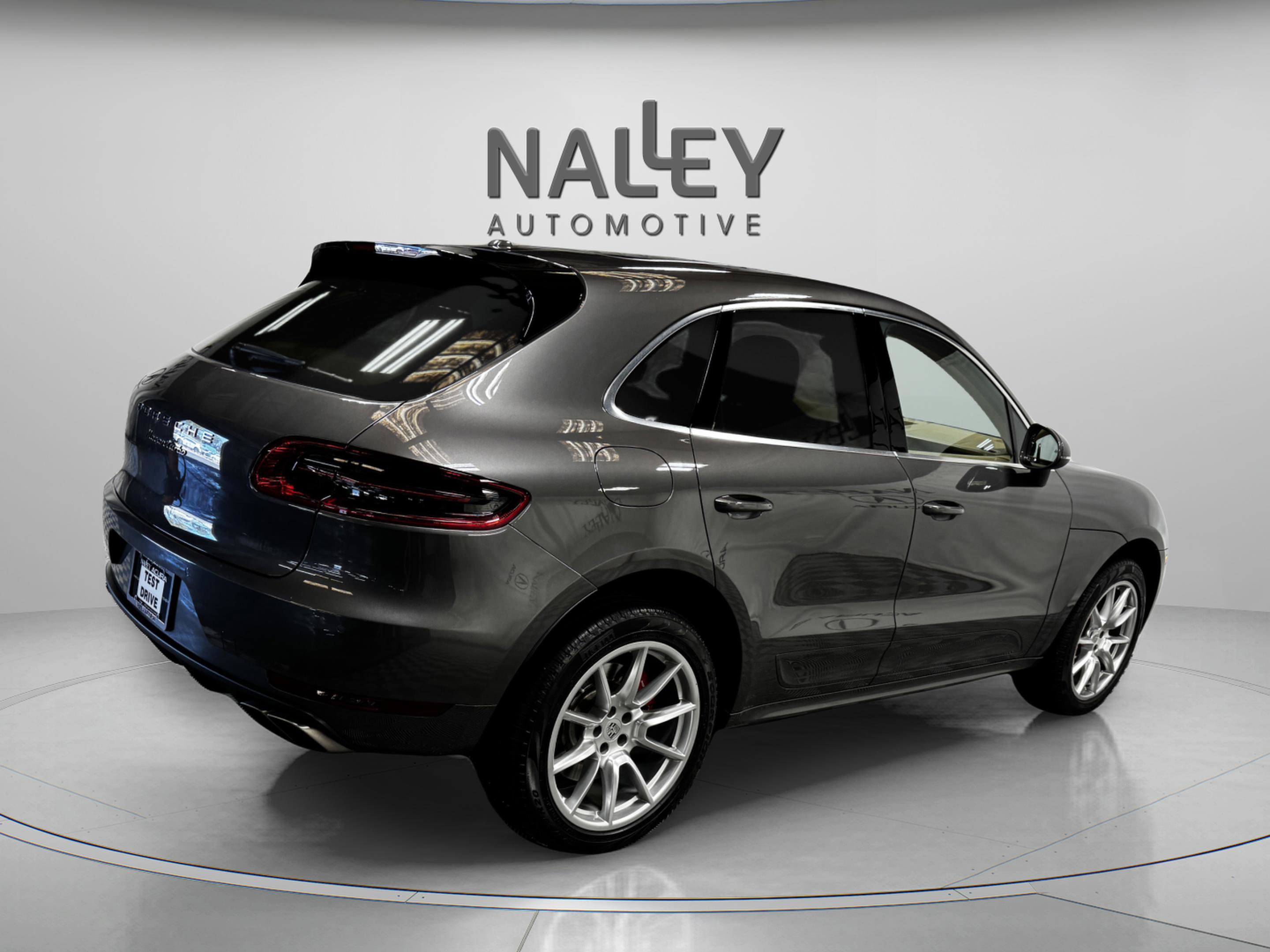 Used 2016 Porsche Macan Turbo image 10