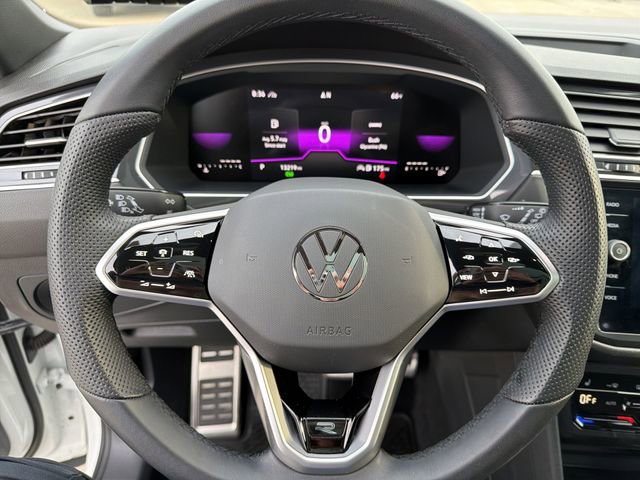 Used 2023 Volkswagen Tiguan SE R-Line image 16