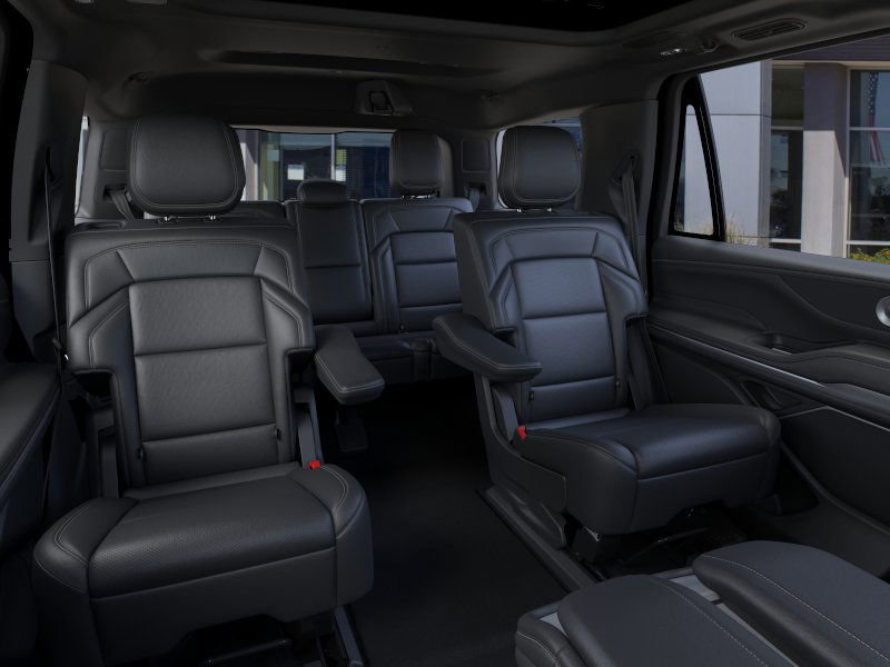 New 2026 Lincoln Navigator Reserve w/ Jet Appearance Package image 11