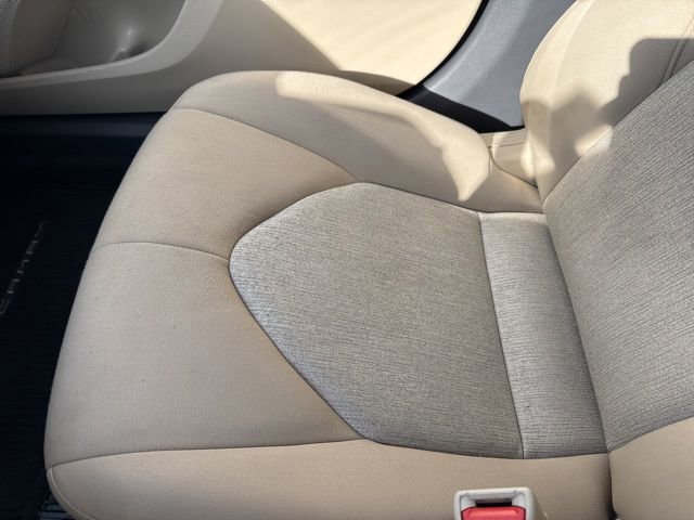 Used 2020 Toyota Camry LE image 37