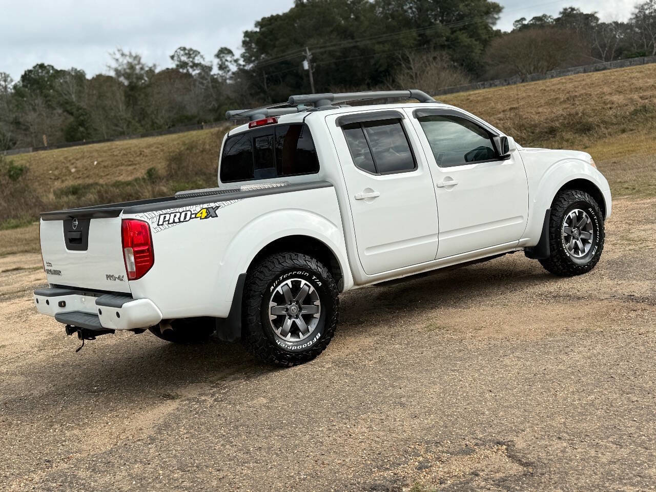 Used 2017 Nissan Frontier PRO-4X w/ Pro-4x Luxury Package image 5
