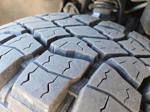 Used 2024 GMC Canyon AT4X image 8