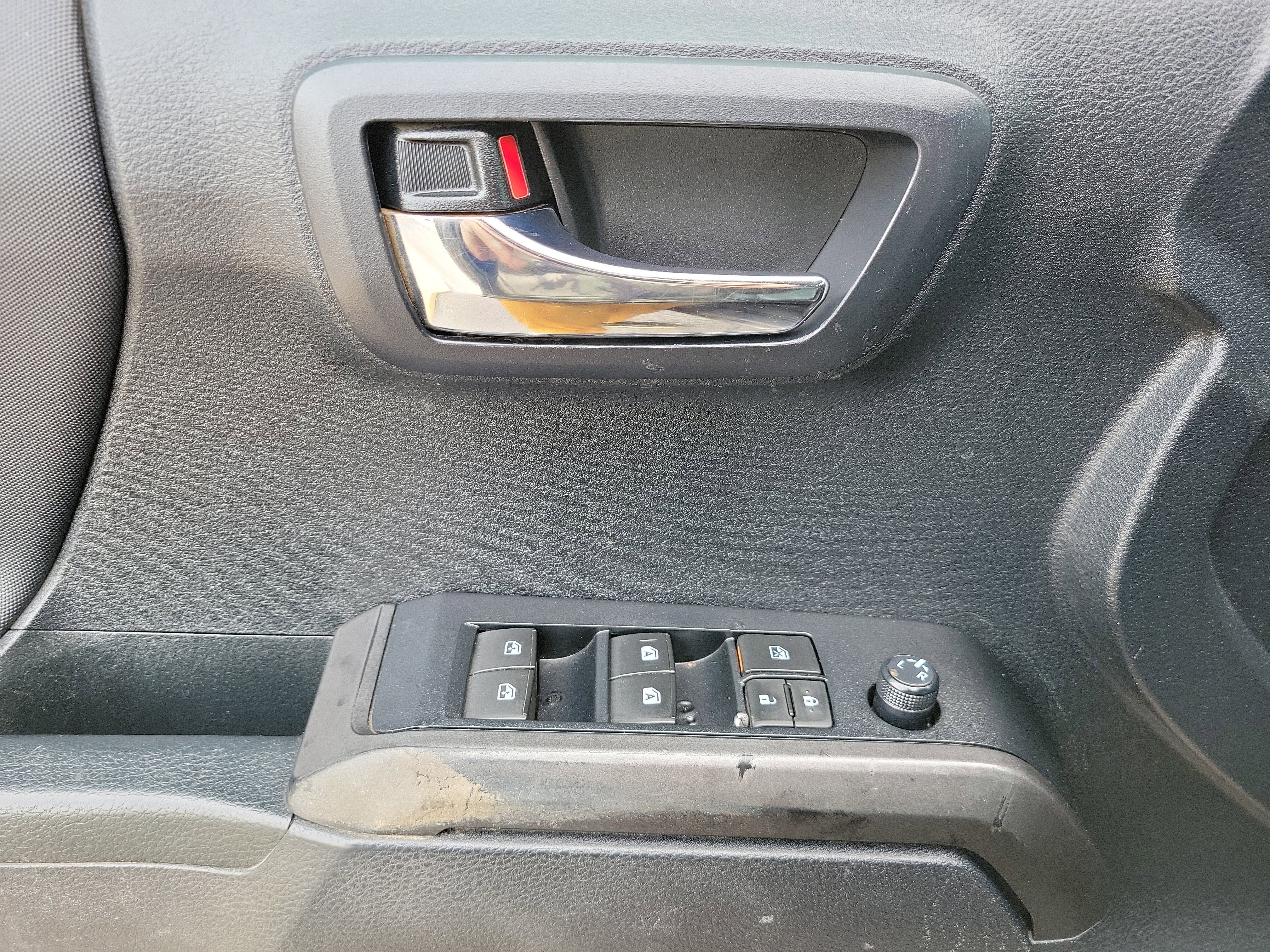 Used 2020 Toyota Tacoma TRD Sport image 24