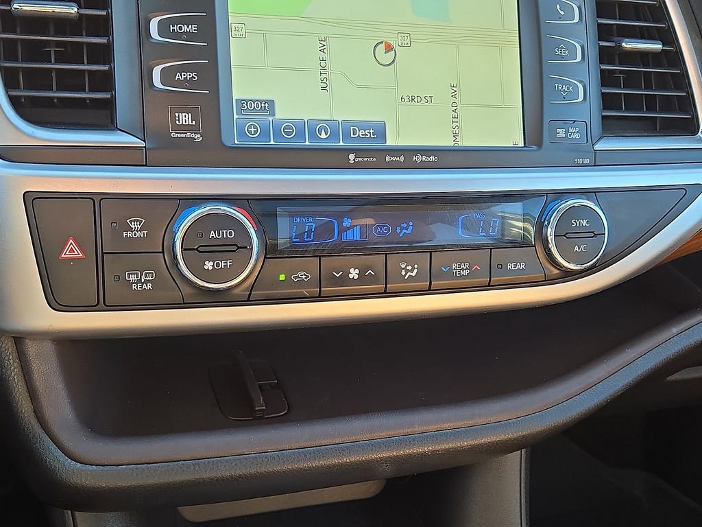 Used 2017 Toyota Highlander Limited image 30