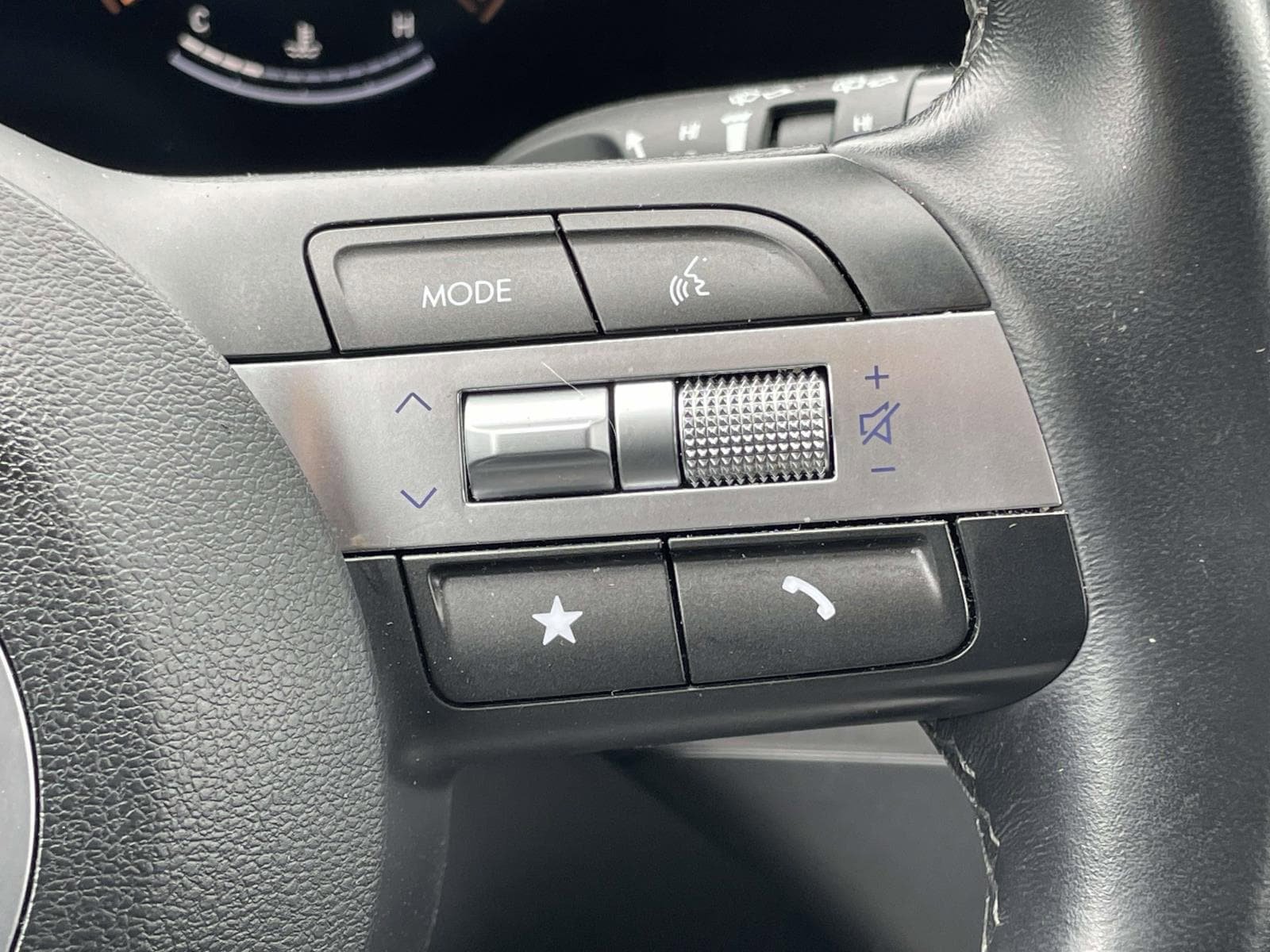 Used 2024 Hyundai Kona SEL FWD image 21