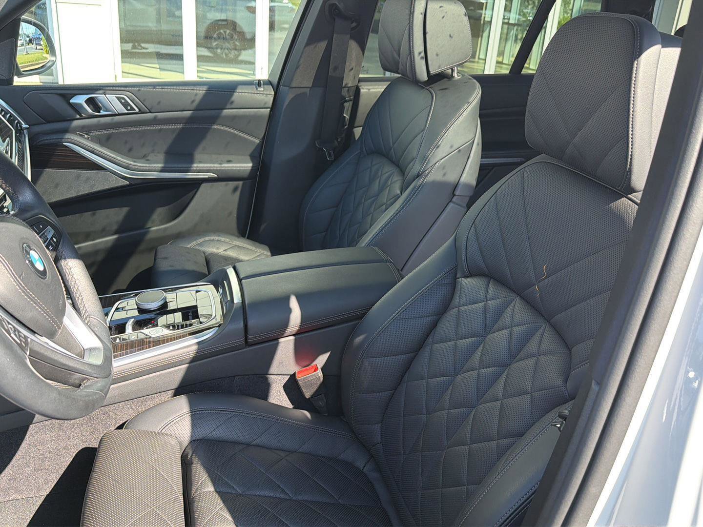 Used 2025 BMW X5 xDrive40i w/ Climate Comfort Package AWD/4WD image 29