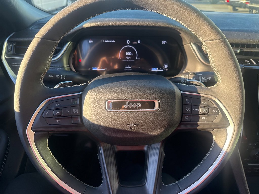 Certified 2024 Jeep Grand Cherokee Laredo w/ Luxury Tech Group I image 19