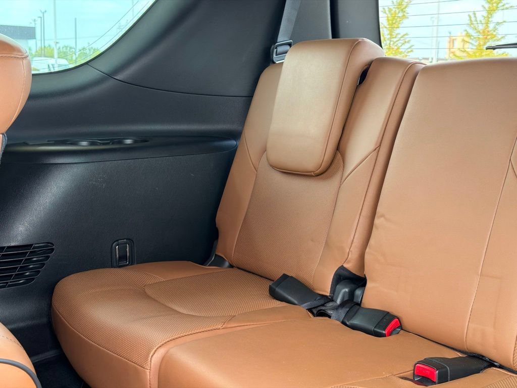 Used 2023 INFINITI QX80 Sensory w/ All-Season Package AWD/4WD image 39