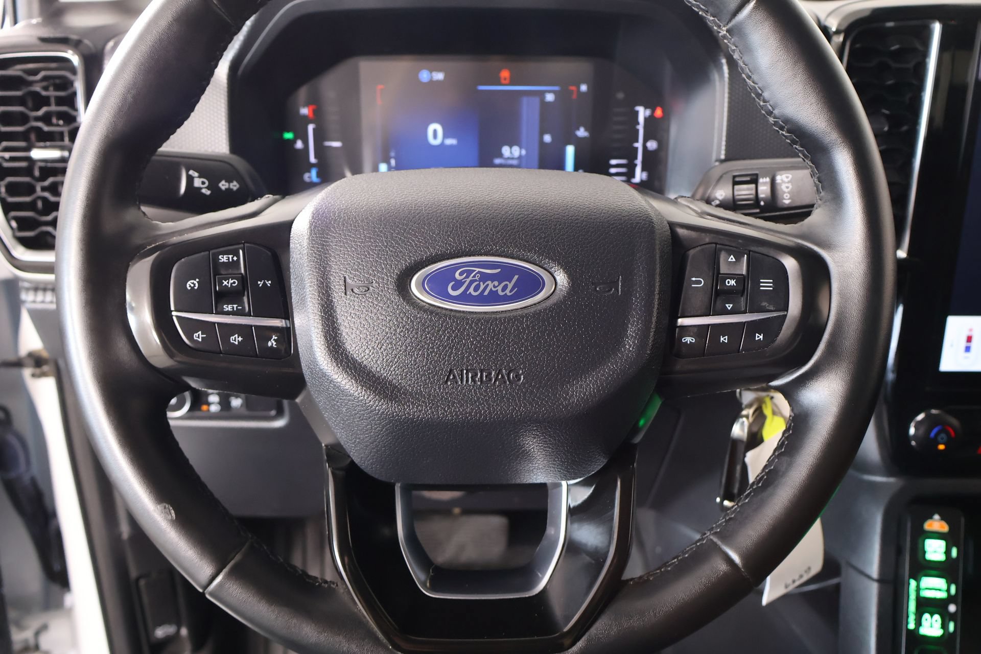 Used 2024 Ford Ranger XLT w/ FX4 Off-Road Package AWD/4WD image 3