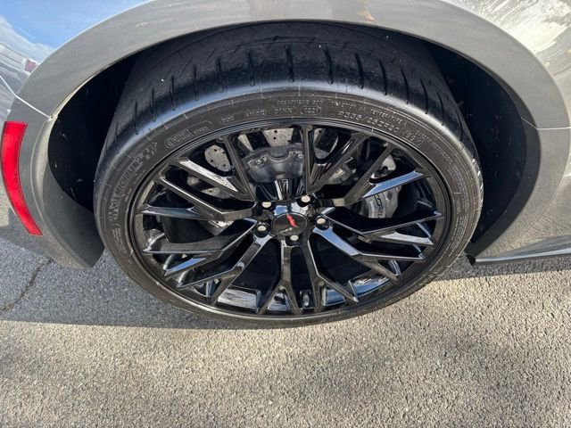 Used 2016 Chevrolet Corvette Z06 w/ 3LZ Preferred Equipment Group image 32