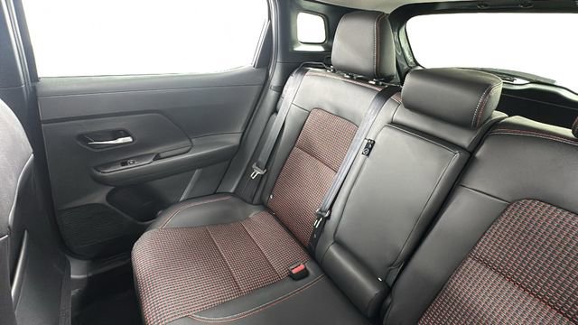 New 2026 Nissan Kicks SR w/ Cold Weather Package image 14