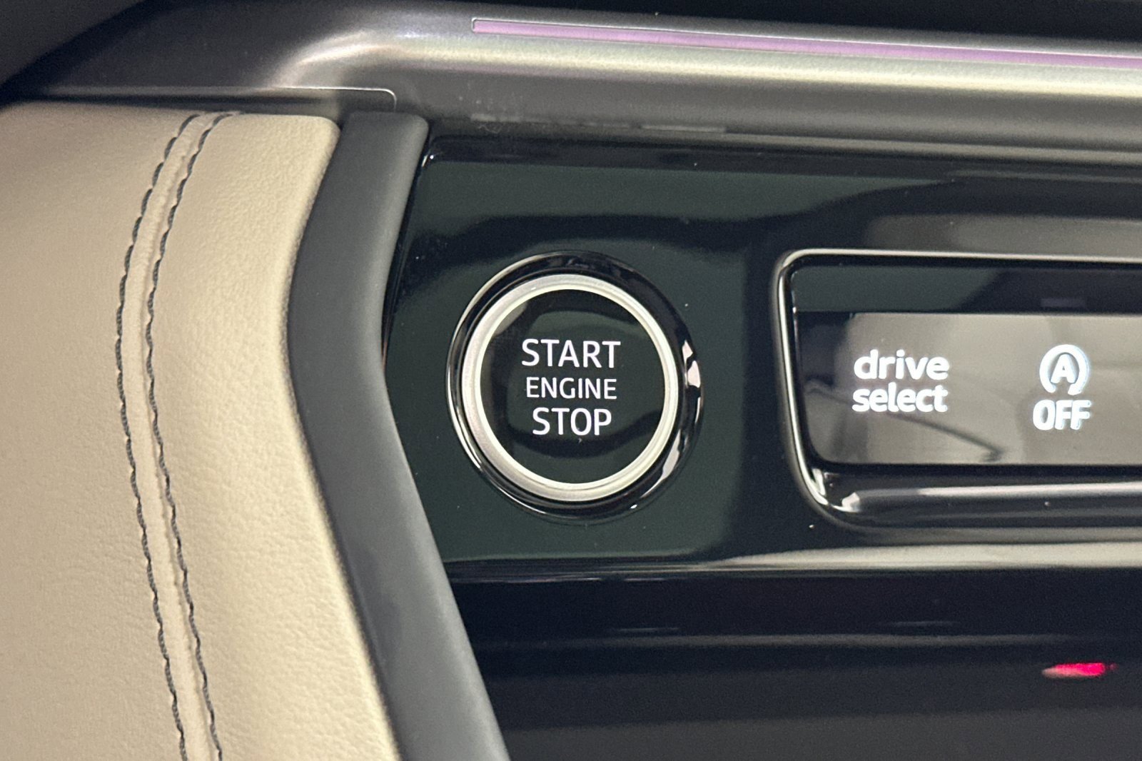 Used 2025 Audi Q5 Premium w/ Convenience Package image 21