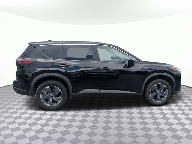 Used 2025 Nissan Rogue SV FWD image 2