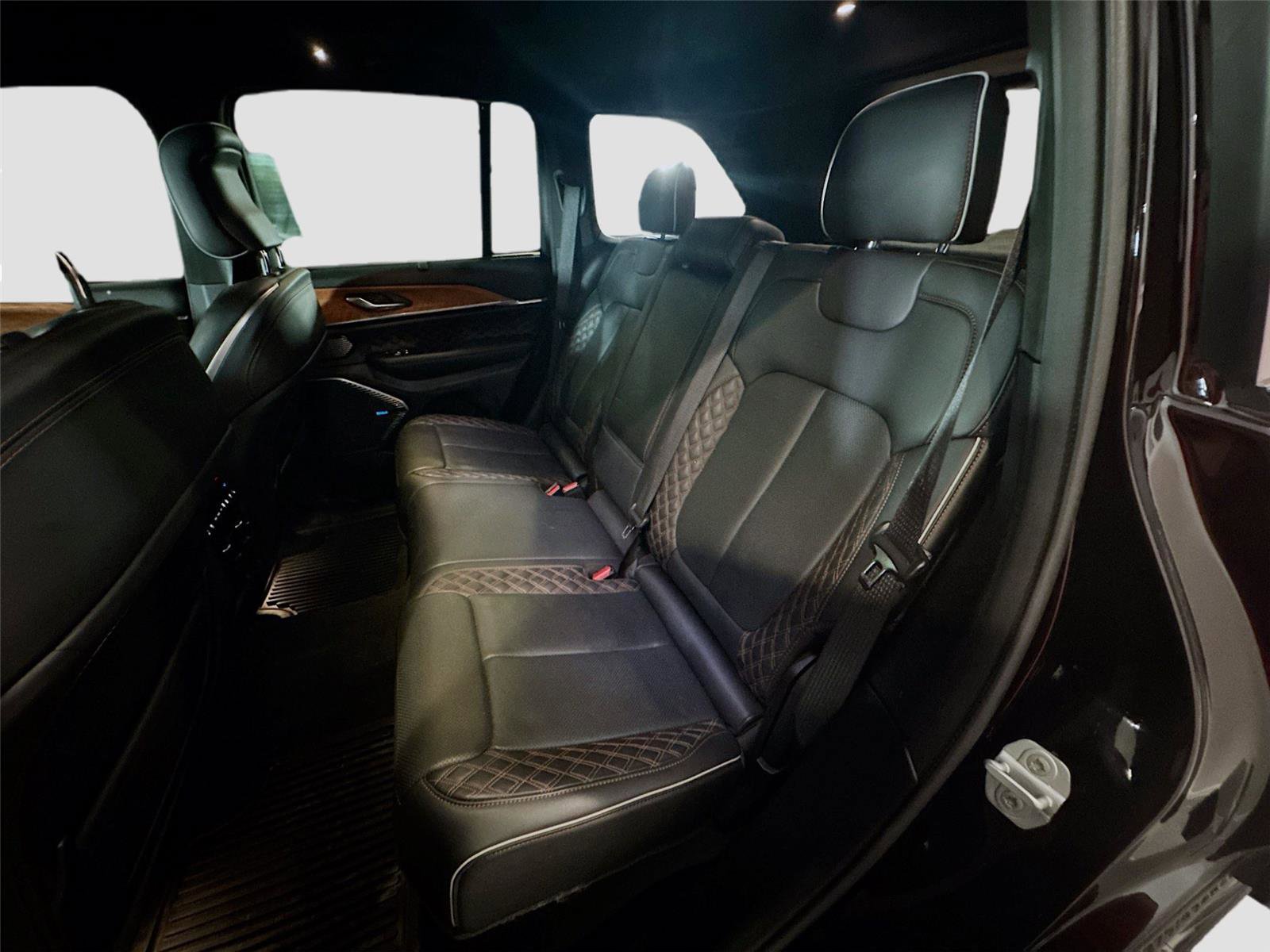 Used 2022 Jeep Grand Cherokee Summit image 18