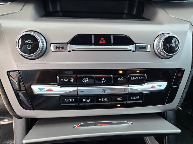 Used 2023 Ford Explorer XLT RWD image 15