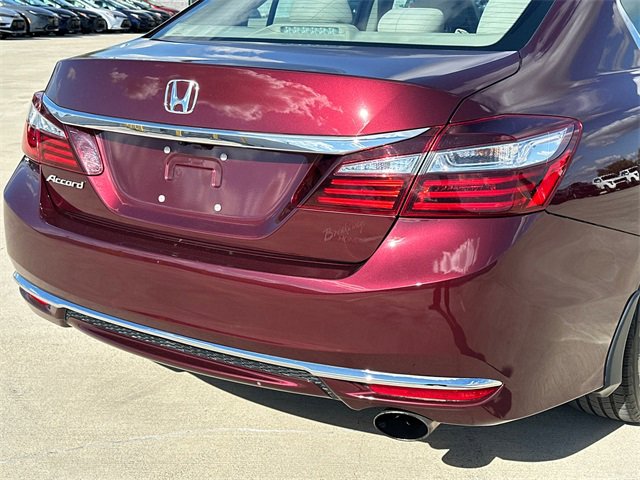 Used 2017 Honda Accord SE image 7